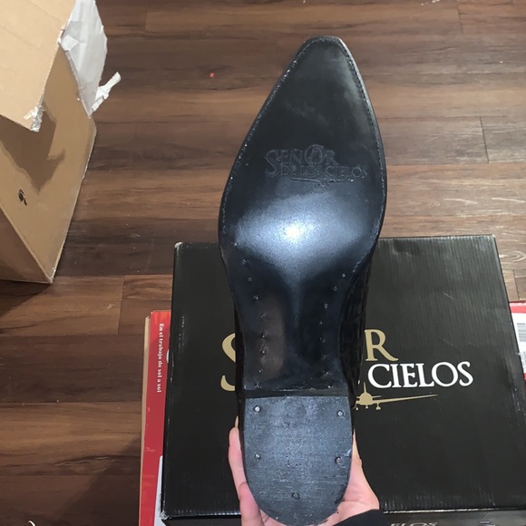 All black real leather cowboy boot with caiman print. - Picture 4 of 6